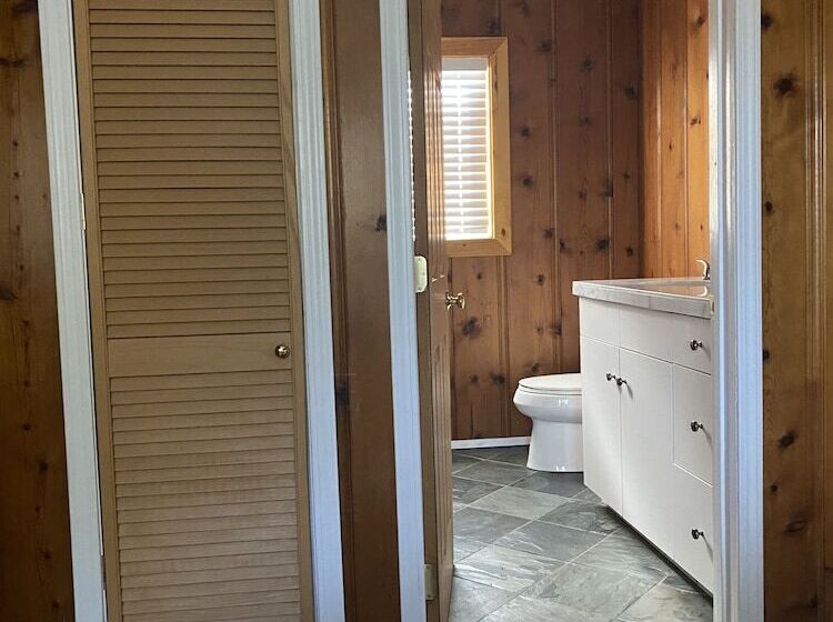 Clearlake Cabins