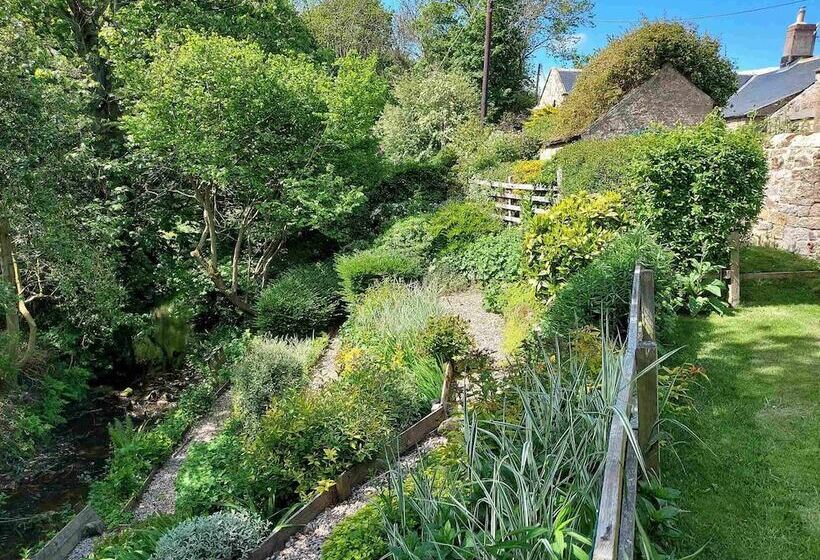 Cosy, Tranquil, Fully Equipped & Beautiful Garden