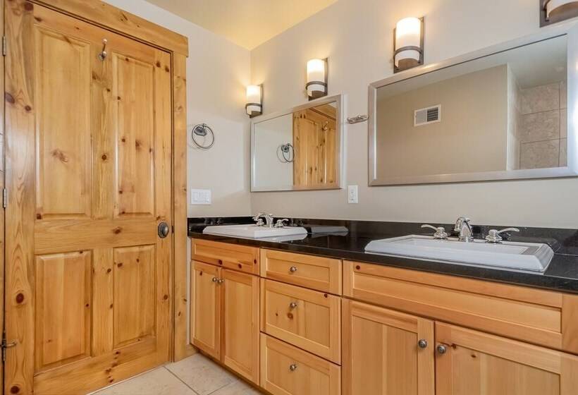 Glamping On The Mountain