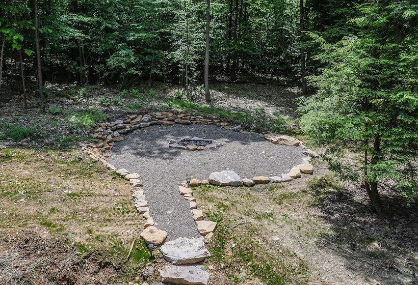 Hemlock Hideaway