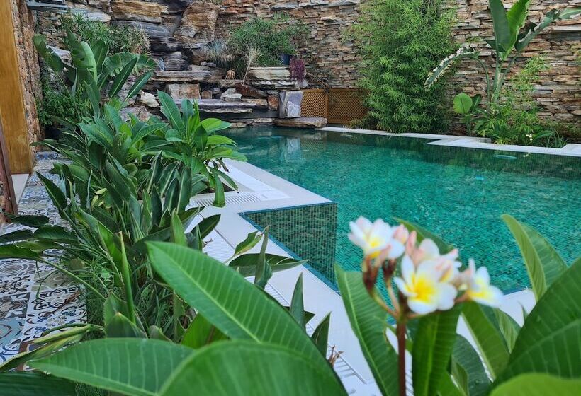 هتل Amber Suites Akyaka +6