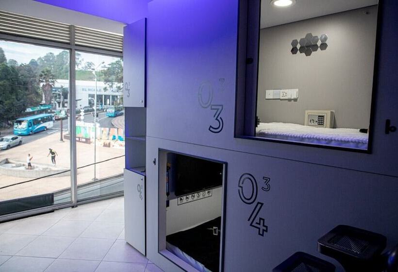 בית מלון כפרי Capzule Inn