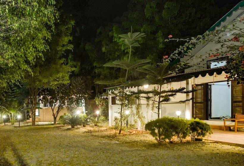 酒店 Corbett Hills Resort