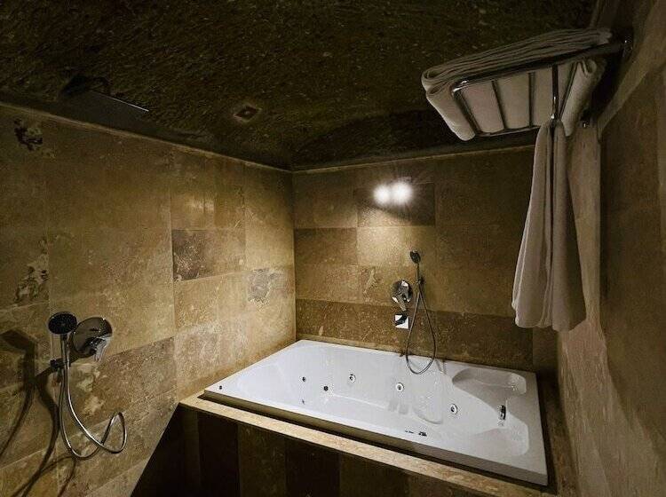 هتل Evanthia Cave Suites
