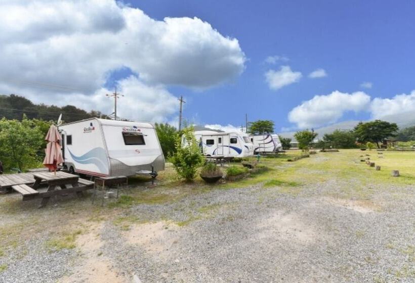 فندق Gapyeong Holiday Caravan Park Pension