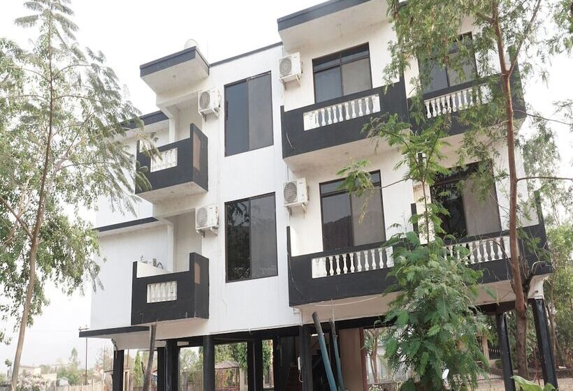 בית מלון כפרי Heritage Inn