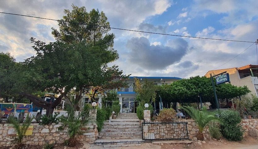 בית מלון כפרי Korfos