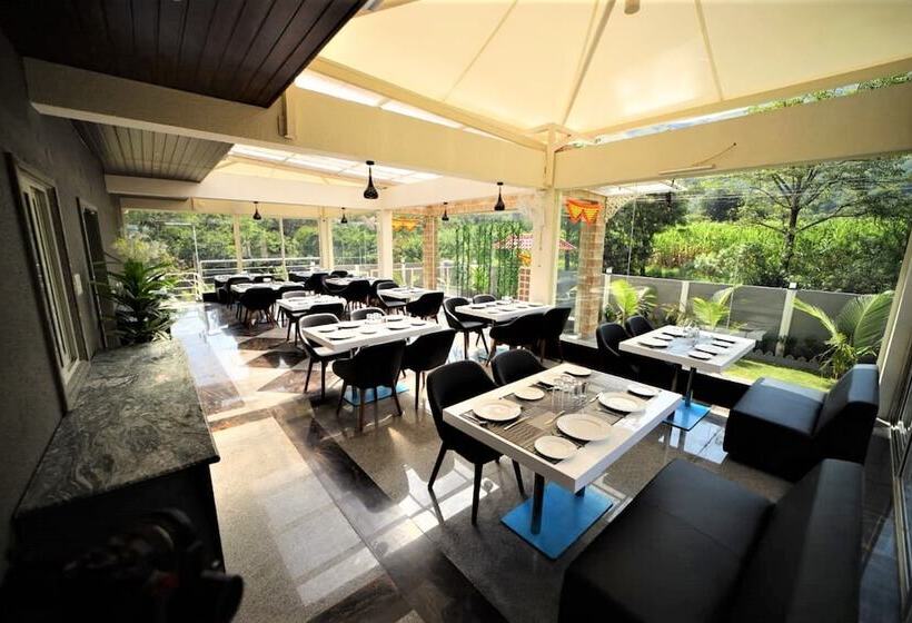 בית מלון כפרי Nakshatra Resort