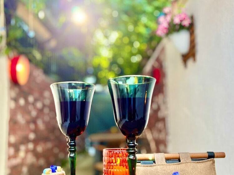 فندق Pangea Sigacik Pansiyon & Bistro