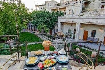 هتل Sarnich Cave Suites
