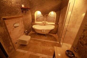 هتل Sarnich Cave Suites