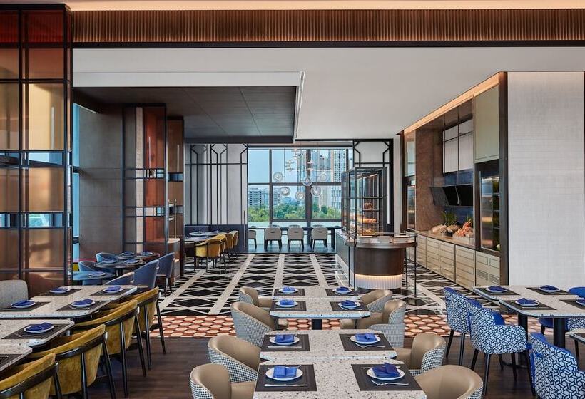 هتل Sheraton Chengdu Pidu