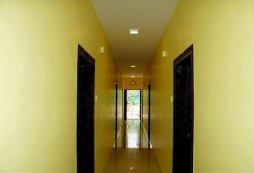 בית מלון כפרי Surabhi Hill View