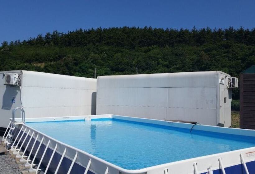 Отель Taean Mom Village Caravan Camping
