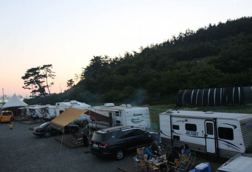 Отель Taean Mom Village Caravan Camping