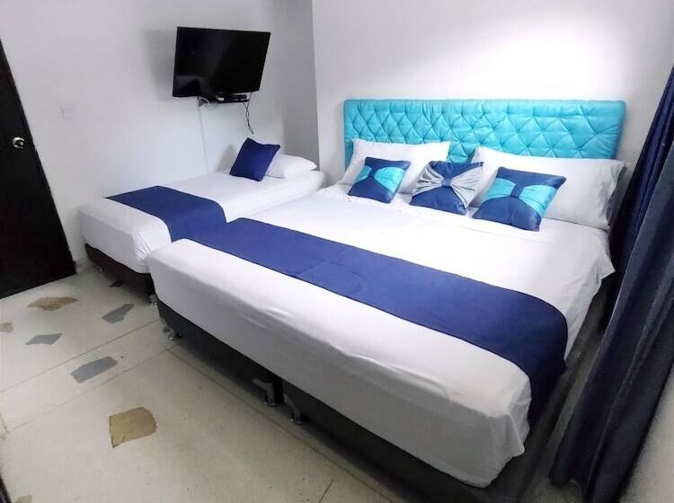 هتل Tranvia Santa Marta