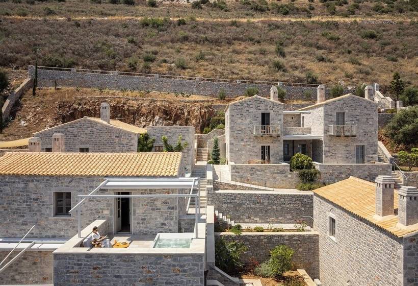 فندق Trapela Limeni Luxury Suites