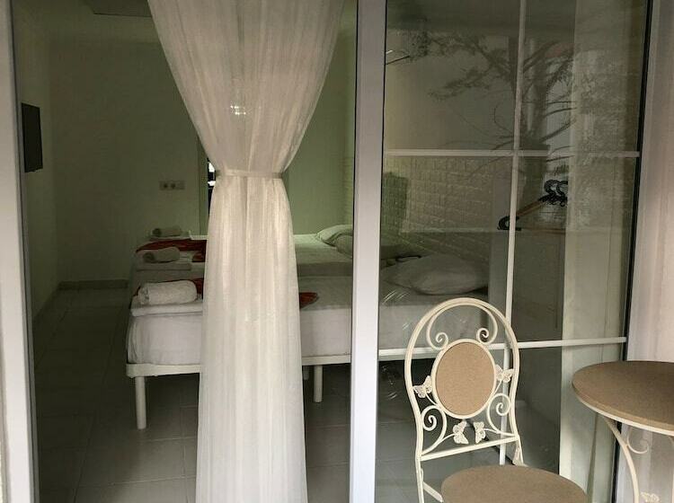 בית מלון כפרי White Suite Rooms