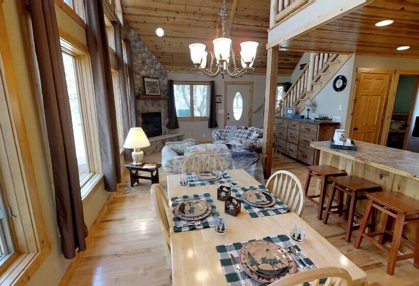 Lakefront Hideaway