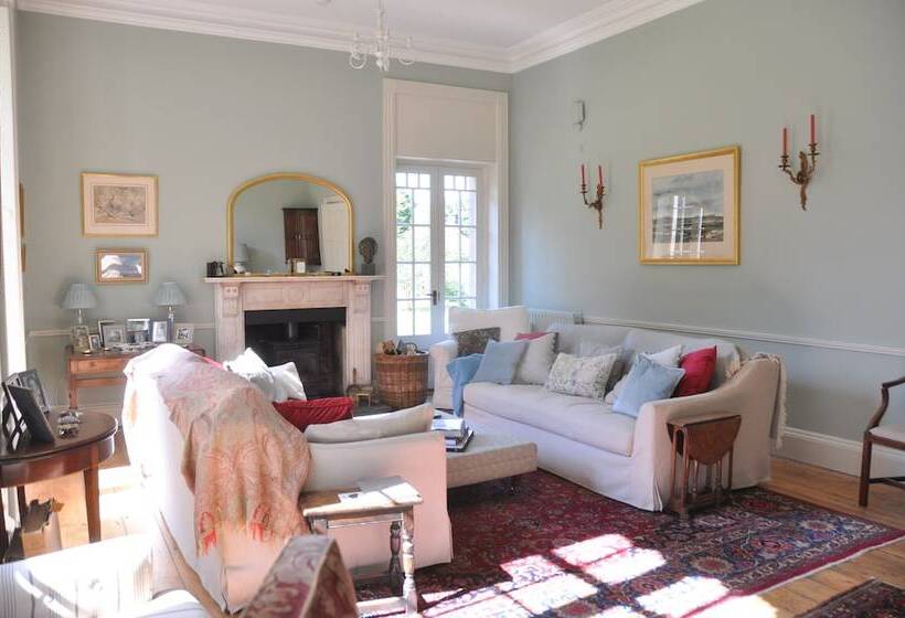 بنسيون Chillingham Manor