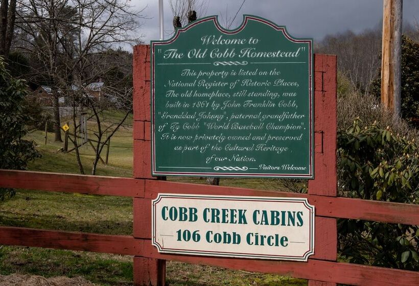 פנסיון Cobb Creek Cabins