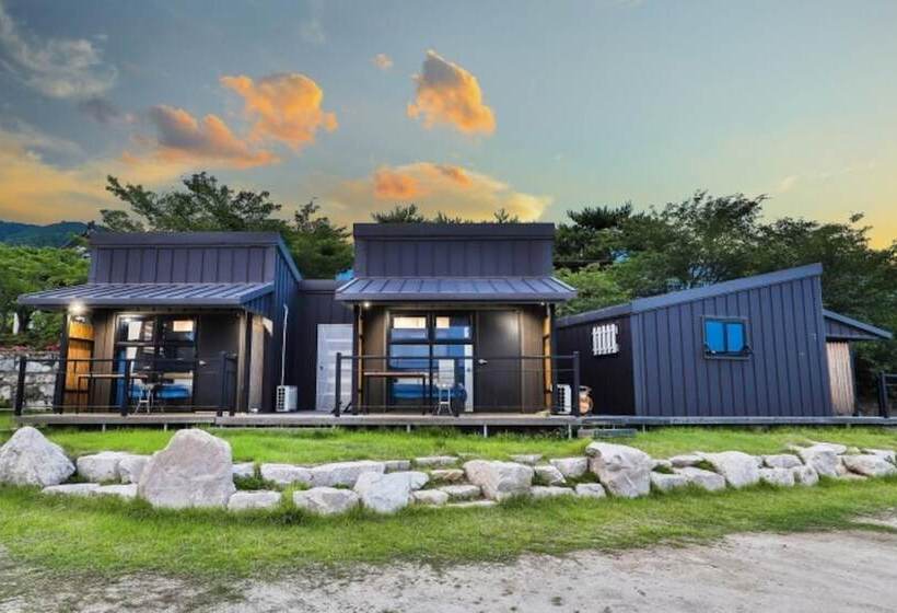 Pension (Hôtel basse catégorie) Gyeongju Onmaru Hanok Pool Villa