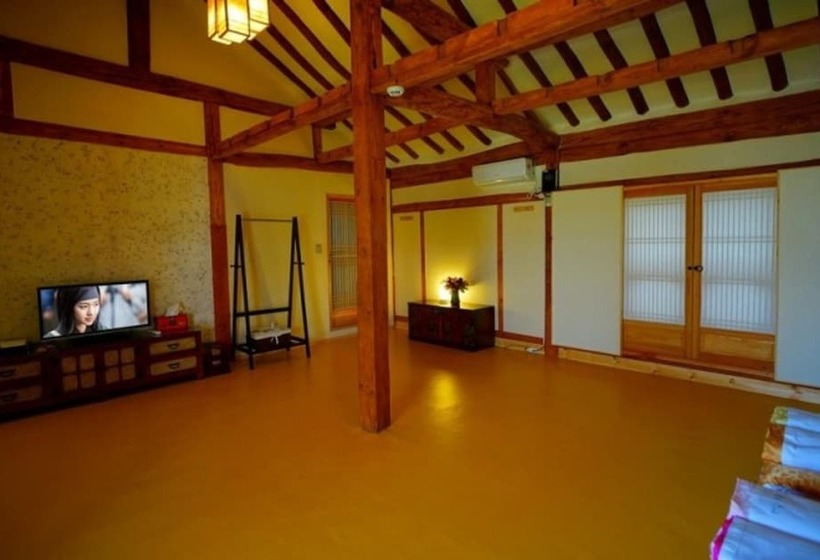 پانسیون Jeonju Deokindang And Su Guesthouse