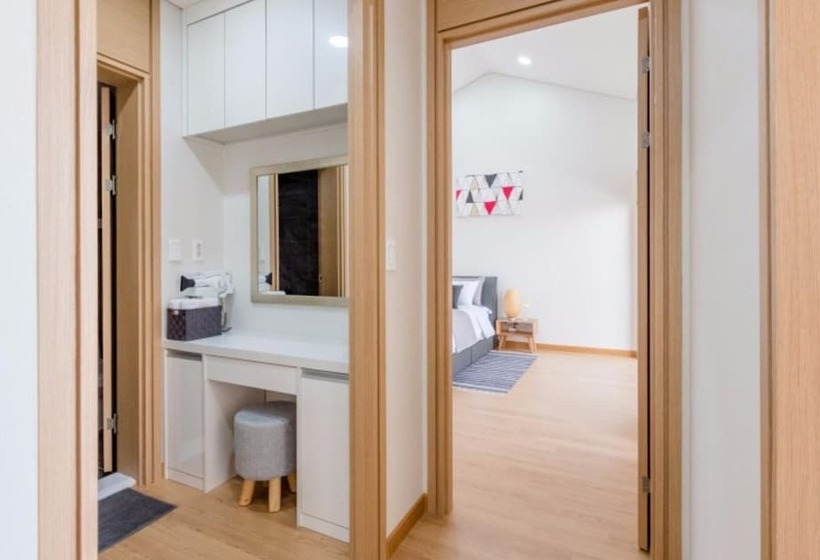 Пансион Taean Ocean Terrace Pool Villa