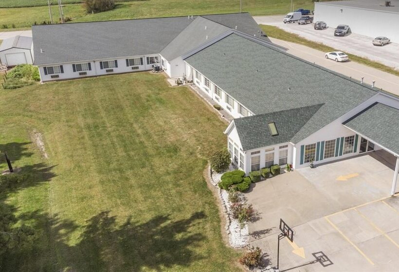 Мотель Red Bud Country Inn
