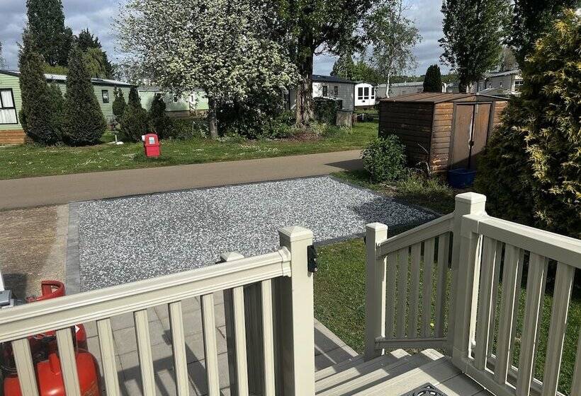 Relaxing And Quiet Holiday Cabin, Sleeps 4