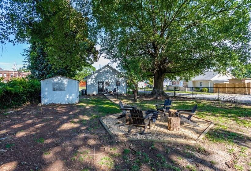 اقامتگاه Unique Mid Century Home Near Atl Airport