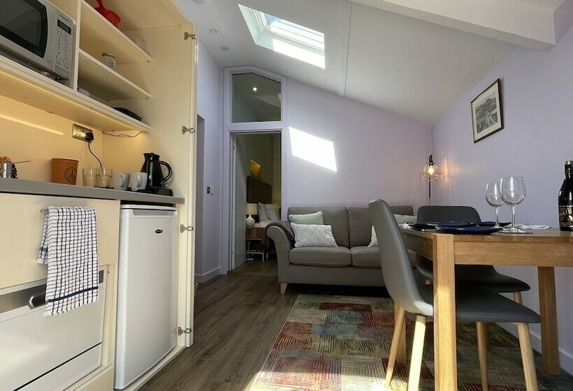 مبيت وإفطار Moorview House