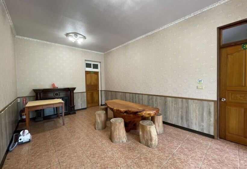 تختخواب و صبحانه Nanyang62