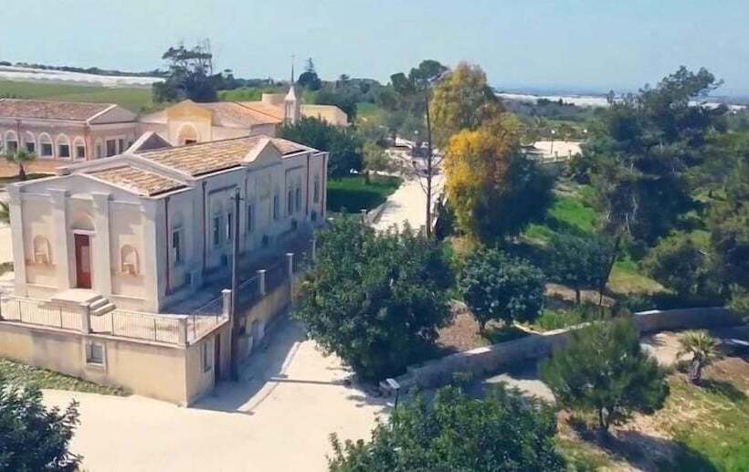 مسافرخانه Borgo Vita Novella