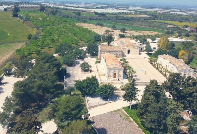 مسافرخانه Borgo Vita Novella