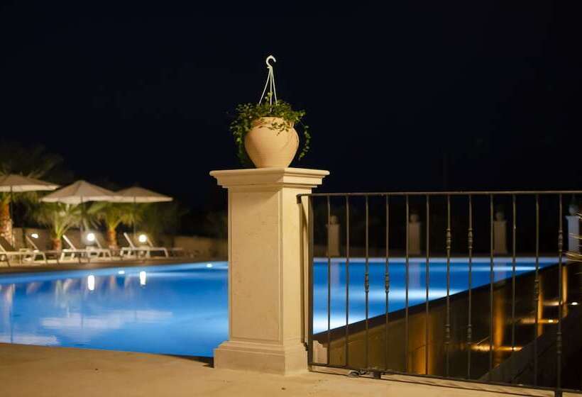 مسافرخانه Borgo Vita Novella