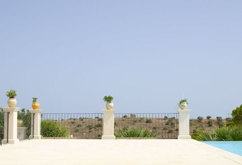 مسافرخانه Borgo Vita Novella