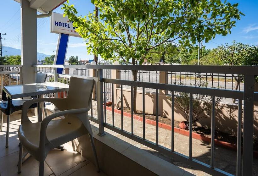 בית מלון כפרי Grekas