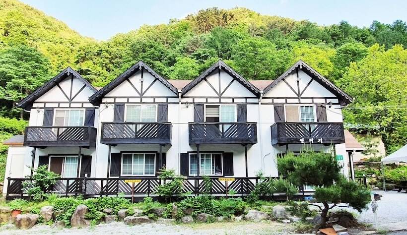 호텔 Jirisan Yeonriji Pension