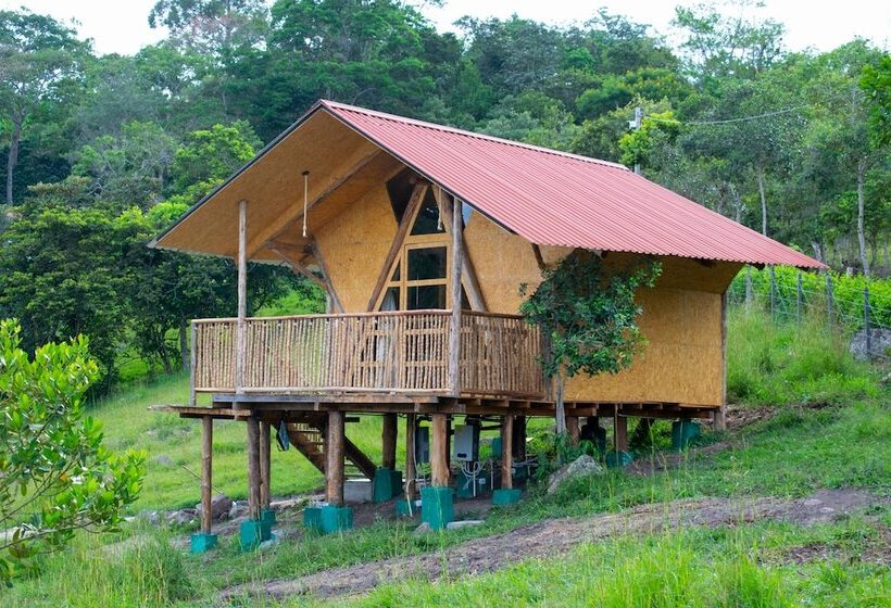 هتل Laguna Guaitipán Ancestral