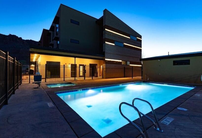 هتل Scenic View Inn & Suites Moab
