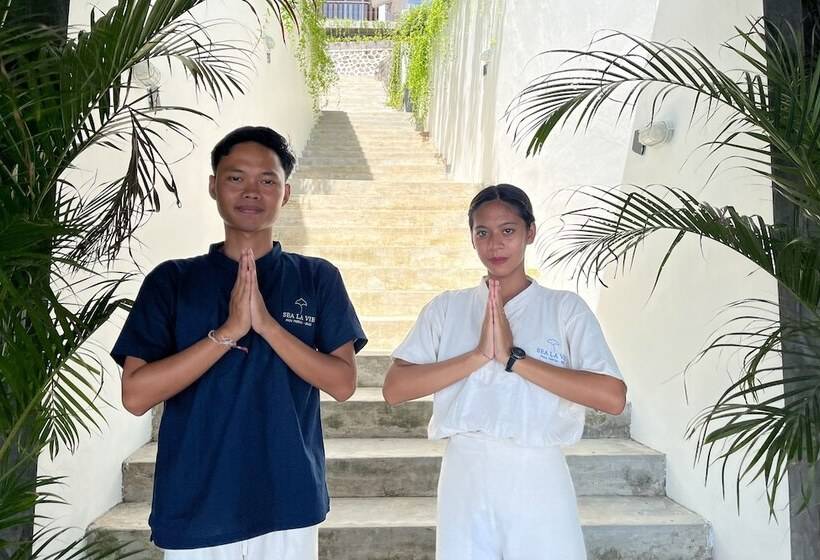 Отель Sea La Vie Resort Nusa Penida
