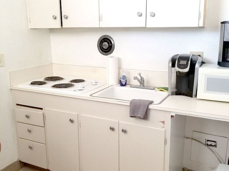 فندق Skypalace Inn & Suites Hutchinson