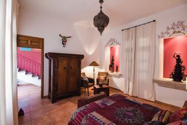 پانسیون Casa Morales Hotel Boutique Tlaquepaque