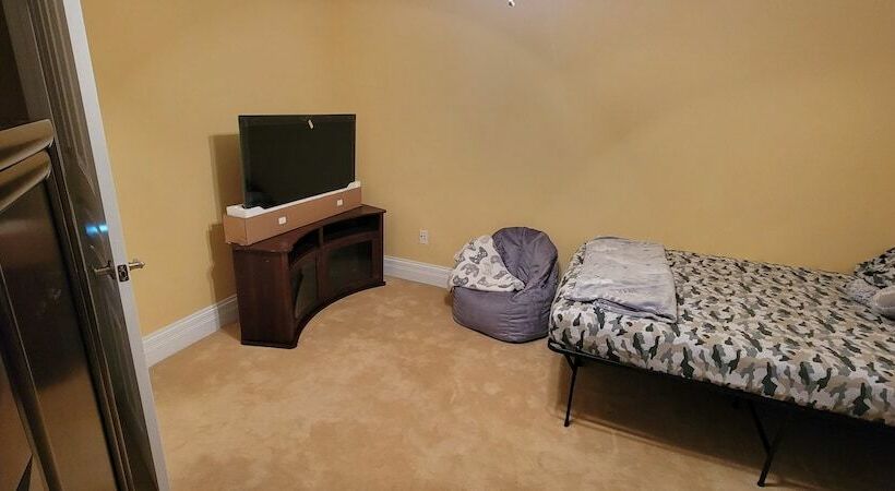 پانسیون Chateau Rouge