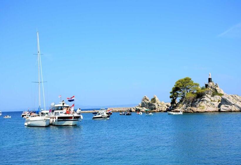 پانسیون Guesthouse Aurora