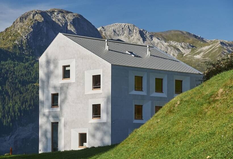 ペンション Pensiun Laresch