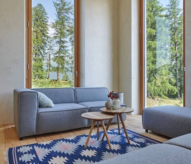 ペンション Pensiun Laresch