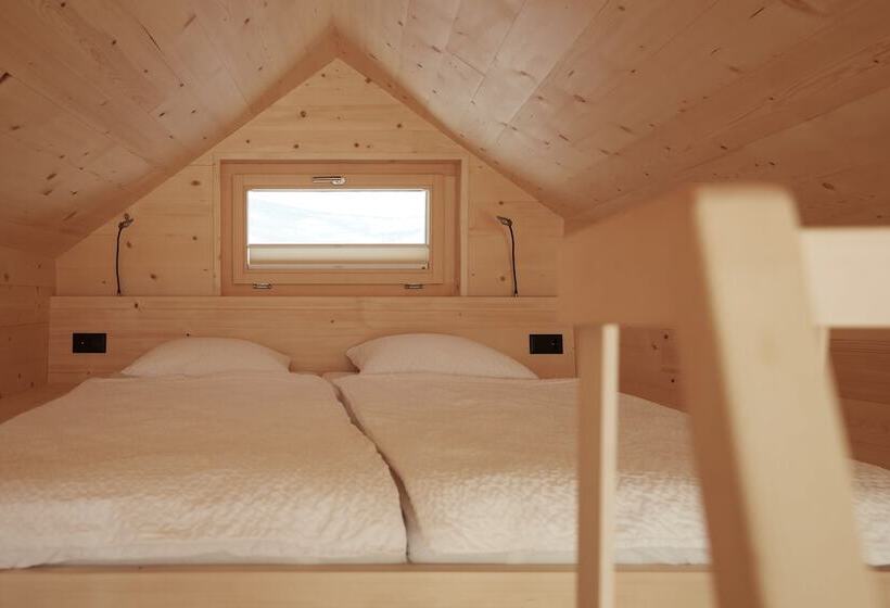 ペンション Pensiun Laresch