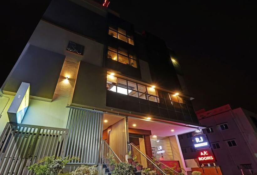 بنسيون Treebo Rj Residency